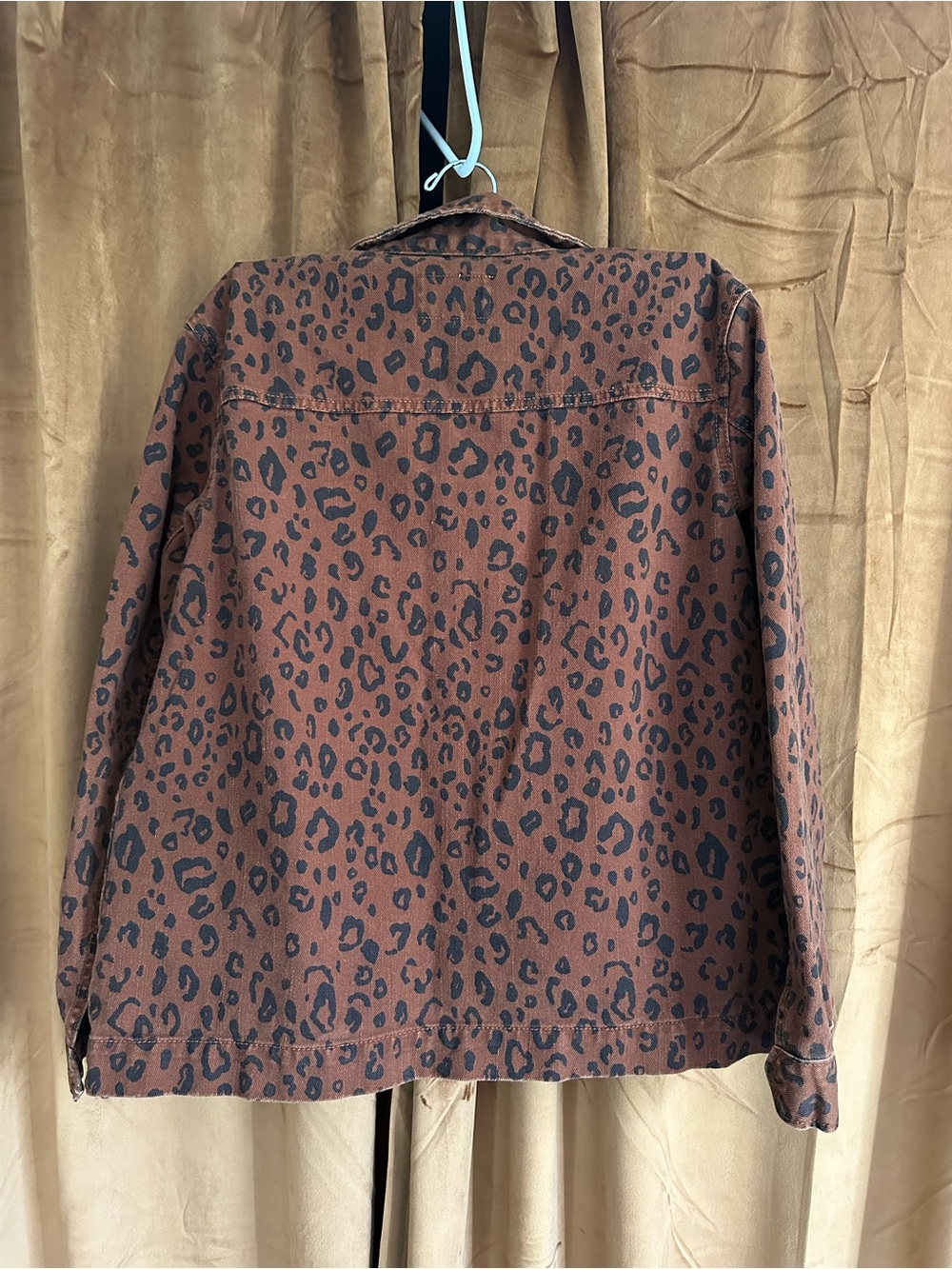 Universal Thread Leopard Print Jean Jacket in Rust - Picture 2 of 4